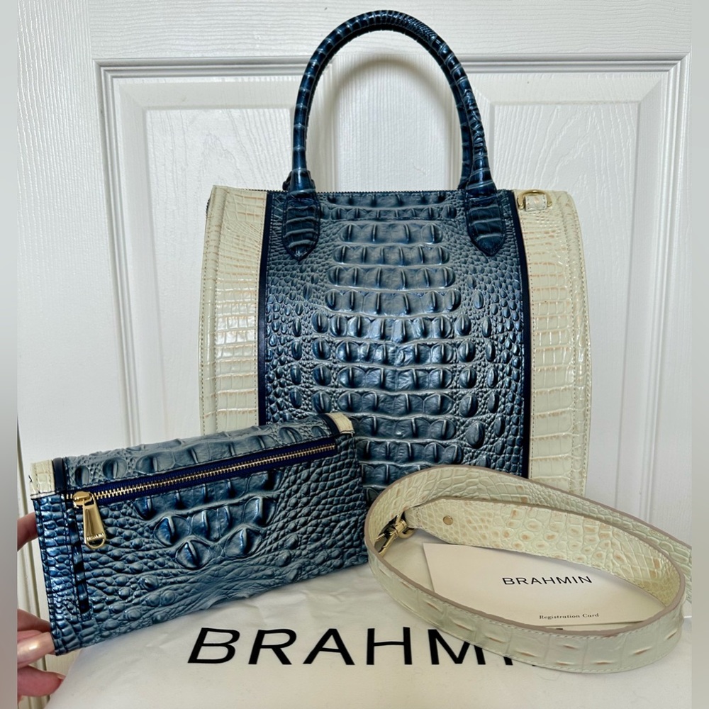 🐊💙 Rare Brahmin Caroline Aquarius Lattice Melbourne and Checkbook Wallet Set 💙🐊 - Picture 3 of 7